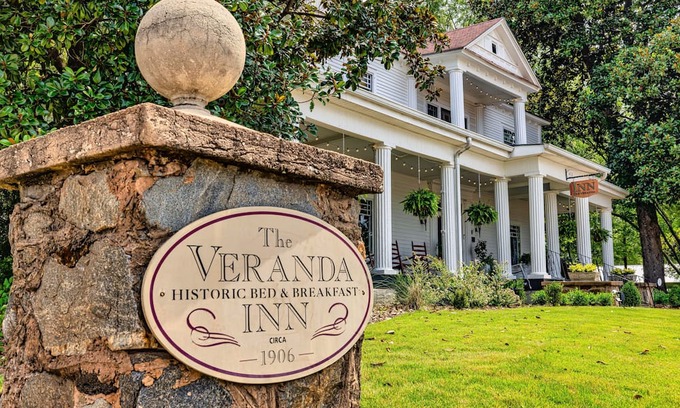 Senoia Maison | Welcome to the Famous, Award Winning VERANDA HISTORIC INN Senoia, GA