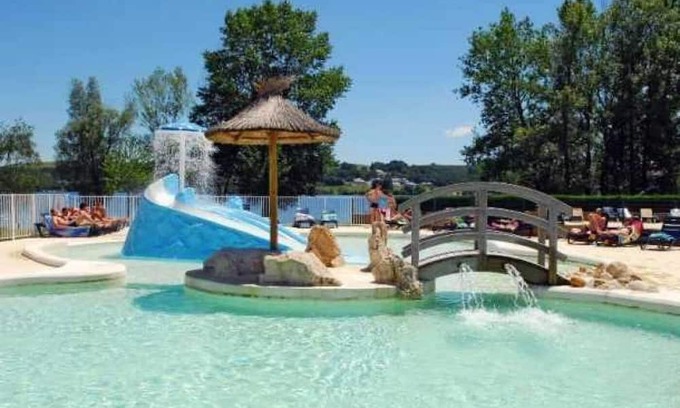 Canet-de-Salars Chalet De Ski | Chalet 4 étoiles - Parc aquatique - eeeahd