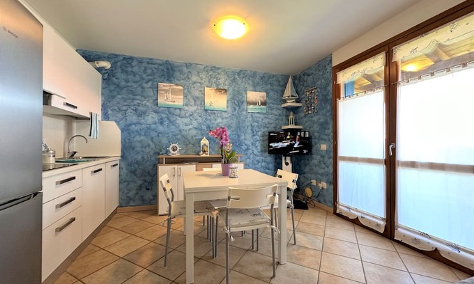 Aprilia Marittima Appartement | Flat in a colourful residence with pool