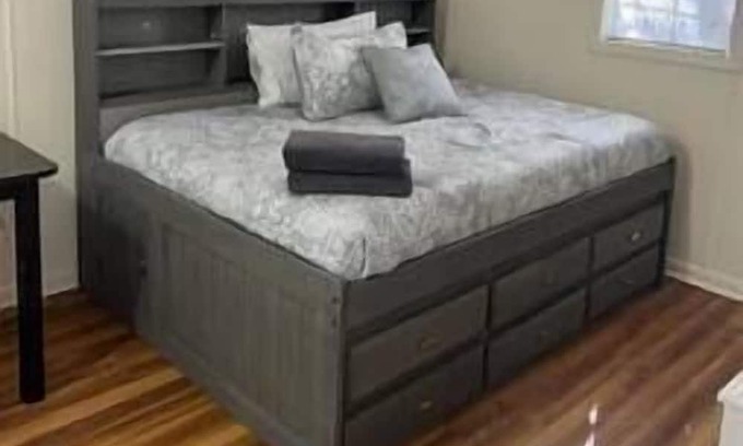 Tallahassee Cabine | Stay, Play, Hide, Relax -Quiet location close town