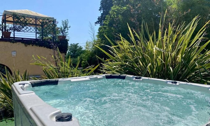 Montemurlo Autre | Country House / Farm House in Bagnolo Di Sopra with 2 bedrooms sleeps 5