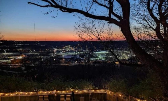CUF Maison | New to VRBO, NOT new to Hosting! 5 Star Rated! Historic Central Home w/ a View