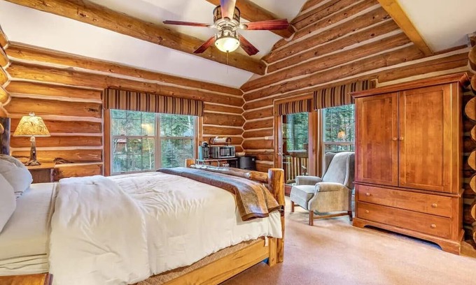 Greer Cabine | The Red Setter Lodge
