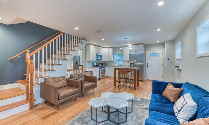 Washington Maison | Ash Abode - Free Secured Parking