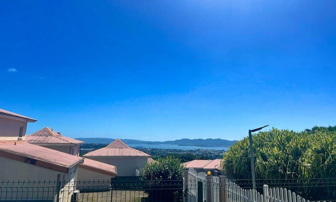 Schoelcher Appartement | Homerez - Apartement for 2 ppl. with sea view, garden and terrace at Schoelcher