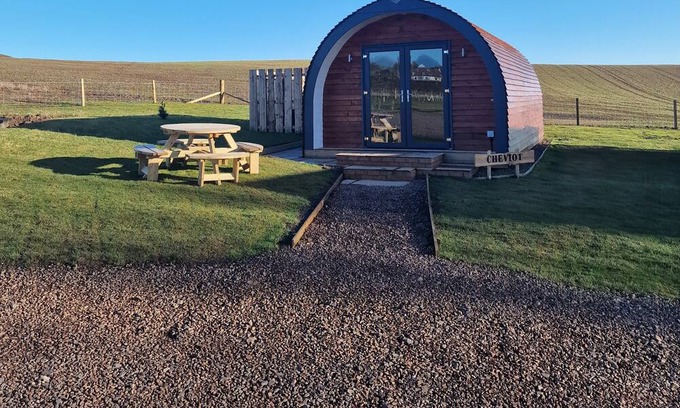 Eyemouth Cabine | Herdwick - luxury pods with Private hot tubs - BBQ - 750m to Beach