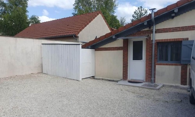 Mesnil-Sellieres Maison | Petit Logement Indépendant - Calme Avec Cour Sécurisé - 10 Minutes de Troyes