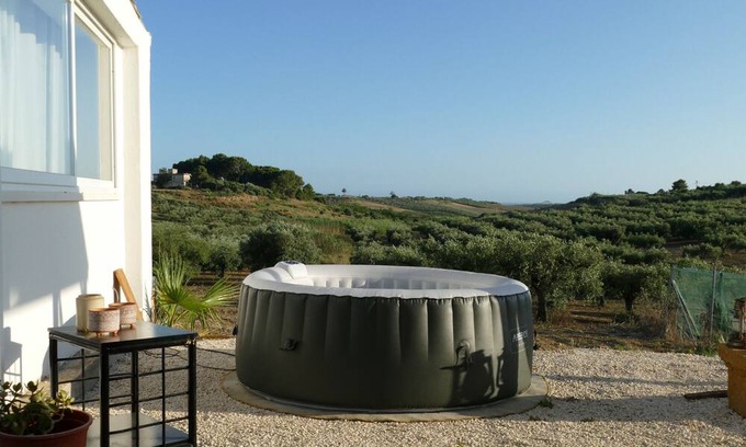 Marinella di Selinunte Villa | Villa 'Casa Leandro' with Sea View, Wi-Fi and Air Conditioning