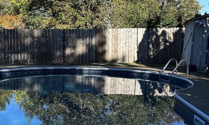 Friendly Maison | Vintage Modern Home in South Eugene w/ Pool