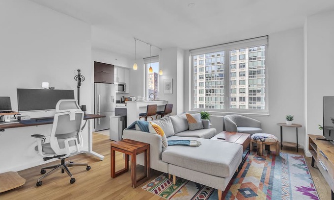 Manhattan Valley Appartement | Columbus Square 1 BR w/ Office by Anyplace - 11620