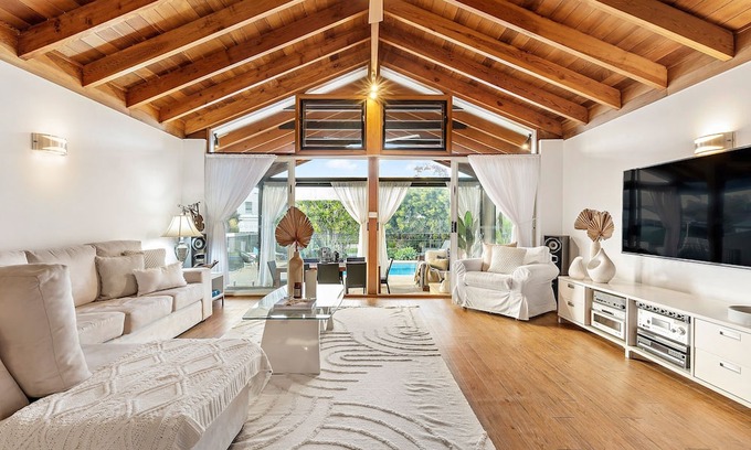 Valentine Maison | The Boat house with private jetty