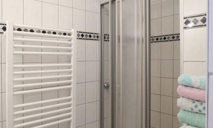 Busumer Deichhausen Appartement | Ferienwohnung 300m vom Badestrand Entfernt. Der Erholungsort ist Kurtaxe Frei