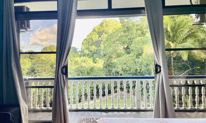 Koror Appartement | Ngermid Oasis - Spacious Studio Loft W/ Kitchen & Garden Views