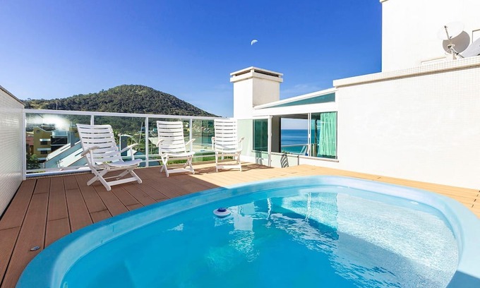 Quatro Ilhas Appartement | Just 30 seconds from the sand and incredible sea views