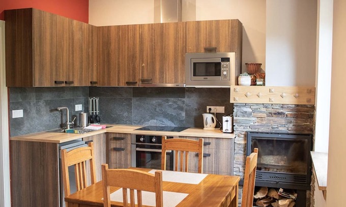 Ribes De Freser Appartement | Apartamento tipo loft en una casa de estilo Modernista en el bosque.n