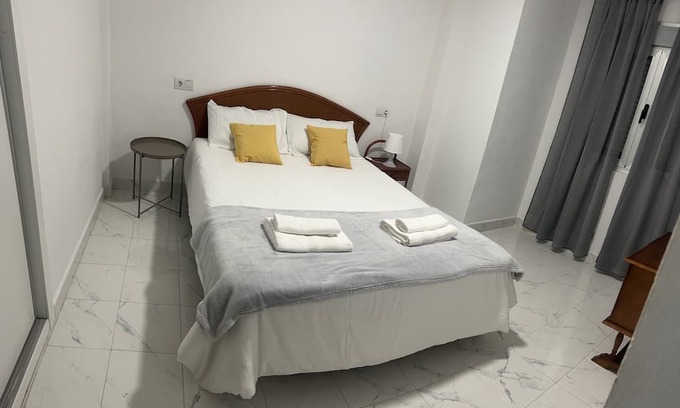 Bailen-Miraflores Copropriété | Apartamento Domingo