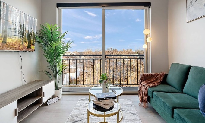 St. Anthony West Appartement | Coze 1BR with Gym & Free Parking By Target Field