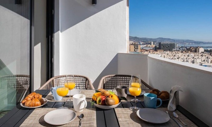 Parque Ayala Appartement | Top Floor Sea View & Terrace in Malaga!