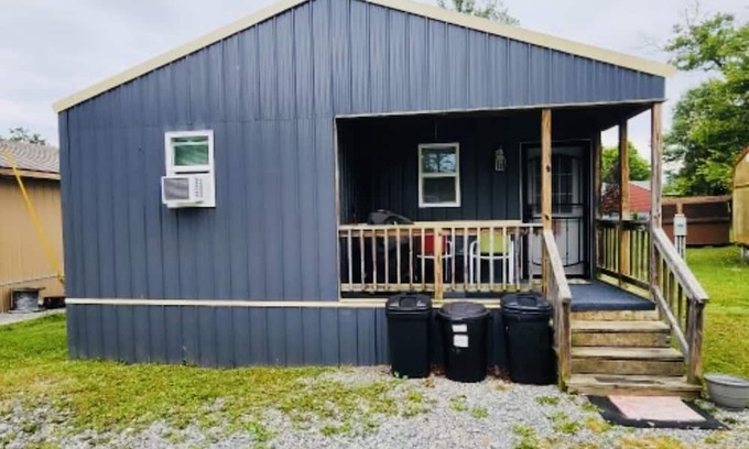 Pipestem Cabine | Cozy Tiny House close to outdoor activities - 3 minutes to Pipestem State Park!