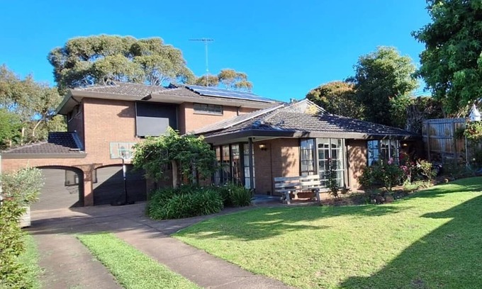 Highton Maison | 4BD House - Available late March to early July Only 6 km to Geelong City Centre