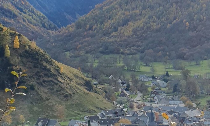 Bagneres-de-Luchon Maison | Agréable Maison Avec Terrasse et Parking Privé, sur la Route de Superbagnères