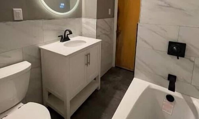 Warrensville Heights Maison | Beautiful Home