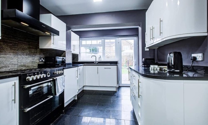 South Benfleet Maison | Pass the Keys | Spacious 4-Bedroom Home in Benfleet