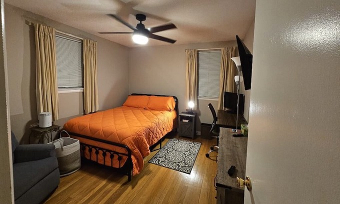 Capitol Heights Maison | Minutes to DC Capitol Hill. Metro. Perfect for Family Vacay & Remote travel.