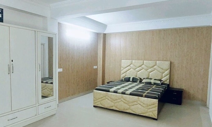 Kumarhatti Appartement | Stay once carry memories forever