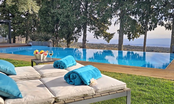 Ragalna Maison | Rahal villa with pool and outdoor fireplace between Etna and the sea