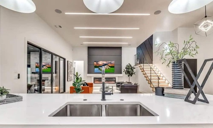 Piedmont Maison | The Cosmopolitan Lux at LLLRanch
