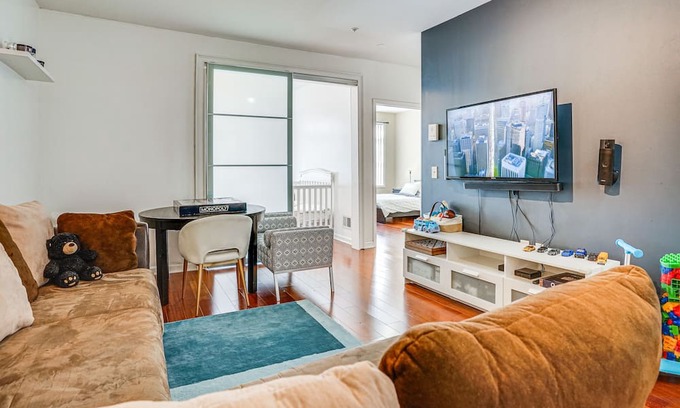 Linden Copropriété | Lovely Linden Apartment - Walk to Train Station!