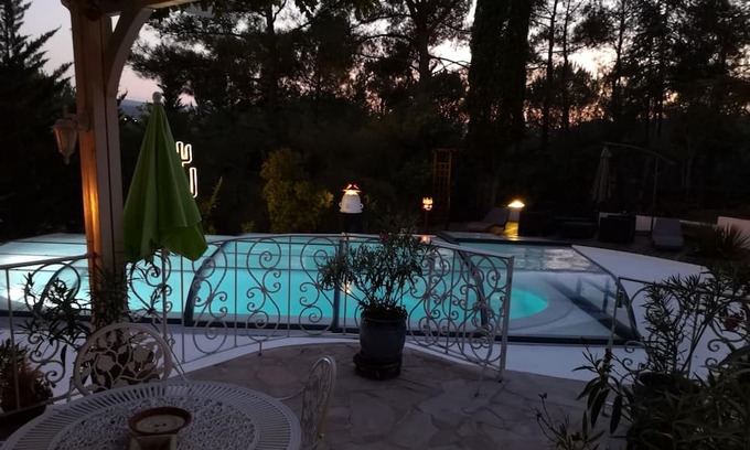 La Digne-d'Aval Maison | Grande Maison sur 1 ha de Terrain, Clos et Boisé Avec Piscine a la Campagne