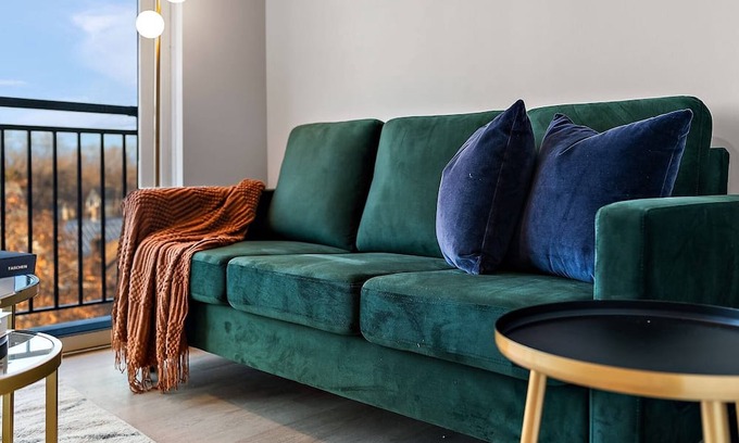 St. Anthony West Appartement | Coze 1 BR with GYM & Free Parking by Target Center
