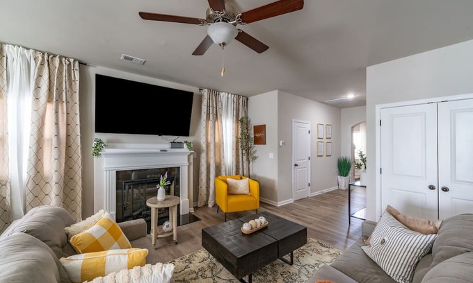 Charlotte Maison | Charming Retreat: Cozy & Stylish Home