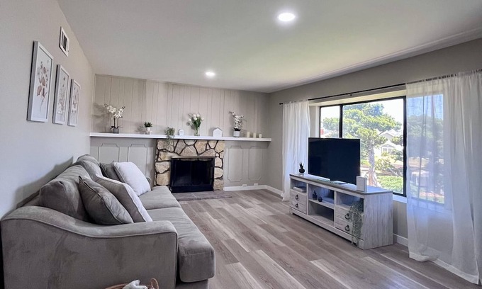 Santee Maison | Sunny San Diego Oasis