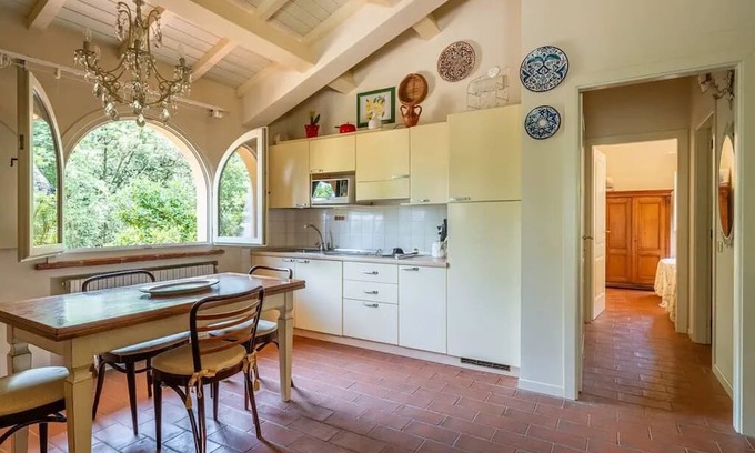 Montopoli in Val d'Arno Appartement | Authentic country house in the heart of Tuscany with bio pool and private patio