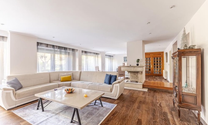 Arnavutkoy Appartement | Flat with Garden 10 min to Bebek Shore