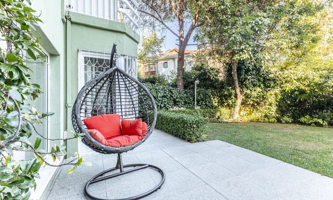 Arnavutkoy Appartement | Flat with Garden 10 min to Bebek Shore