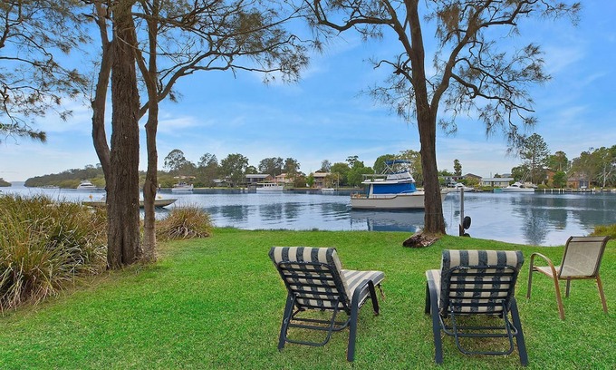 Dora Creek Maison | Dawn To Dusk River Retreat
