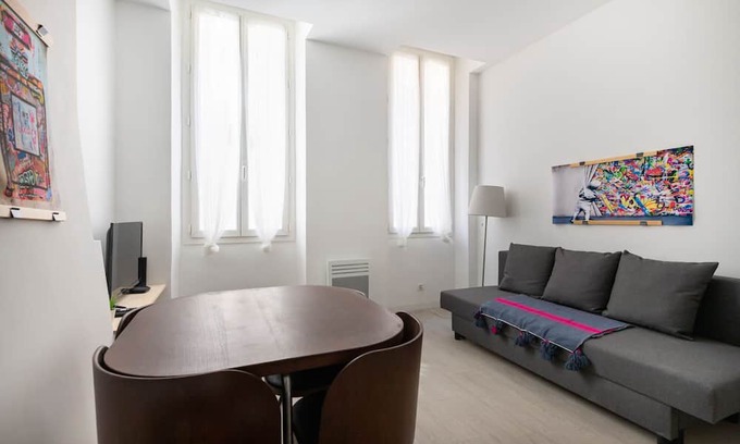 Thiers Appartement | La Bulle du Cours Julien, à 10 Minutes du Vieux-port