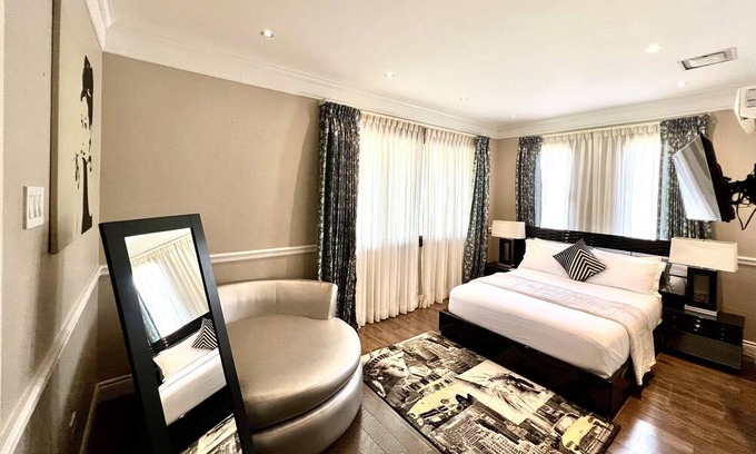 Port of Spain Appartement | Pandora Luxury Home in POS: Queen Guest Room