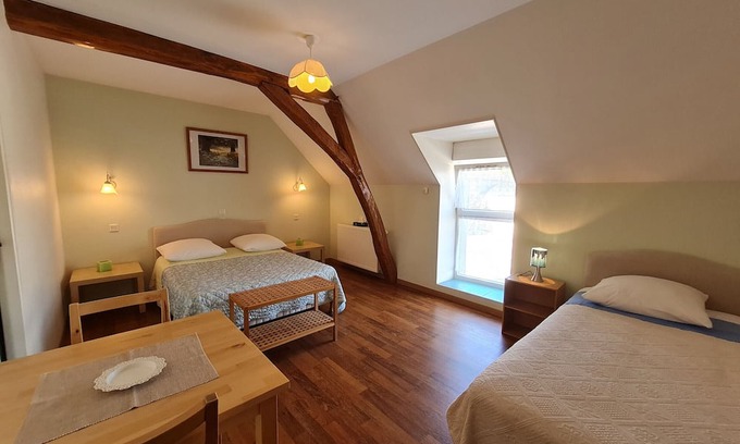 Cravant Lit Et Petit-Déjeuner | Guestroom Cravant, studio flat, 3 persons