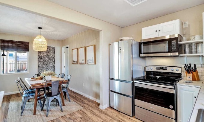 Twentynine Palms Maison | Private Home | Pool - Firepit - Casa Delfin