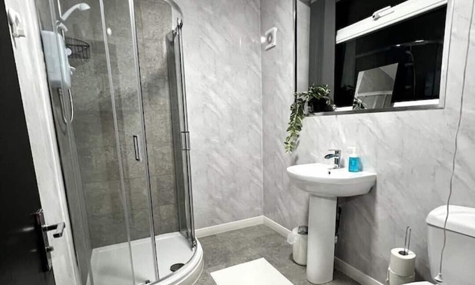 Sheldon Maison | Stylish Stay 10 mins from NEC, HS2 & BHX Airport