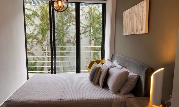 Zona 16 Appartement | Shift Cayala: 2BR/BA balcony, spa, gym, near US Embassy & amenities. Secure 24/7