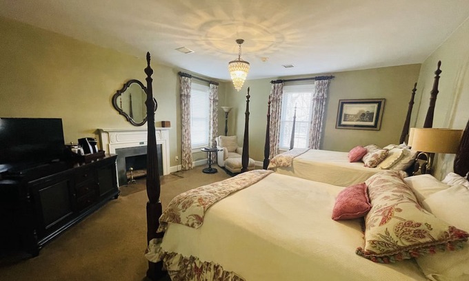 Clemmons Appartement | Steeplechase Room 2queen - Non- Smoking- No Pet