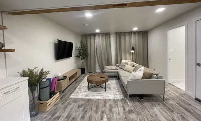 Dawson Creek Maison | Back to basics at Bark & Olive. Close to all amenities. Relax in tranquil