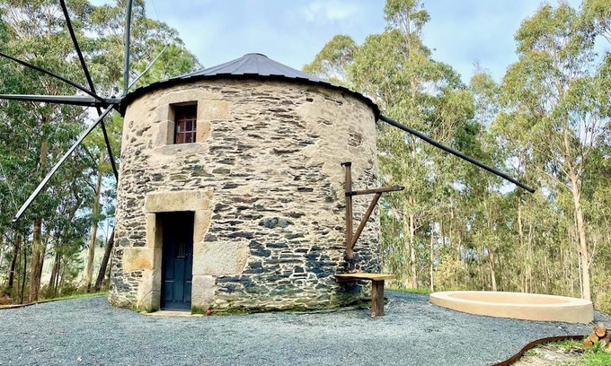 Porto do Barqueiro Maison | The Cliffs - The Painted Mill