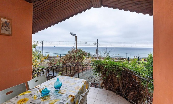 Bakırkoy Appartement | Amazing House with Sea View in Bakirkoy
